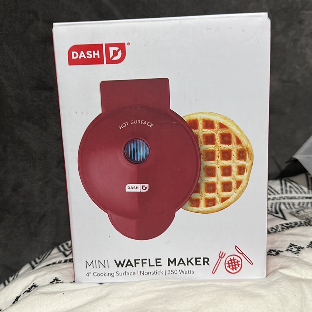 Dash Mini waffle maker.